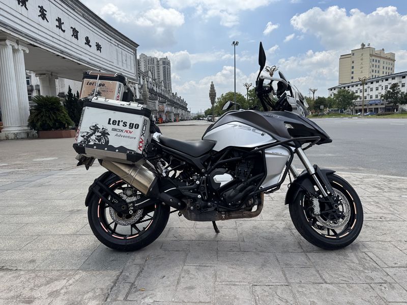 QJMOTOR 骁750