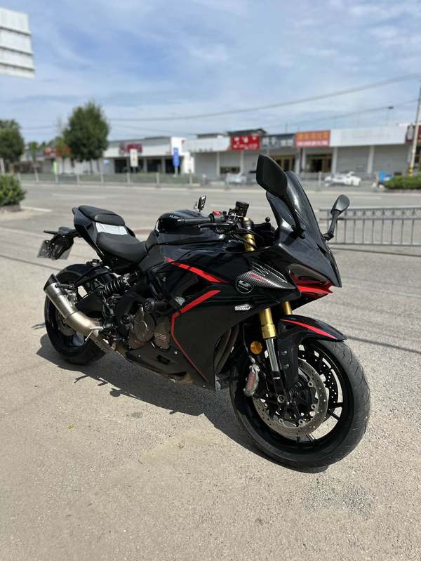 QJMOTOR 赛600