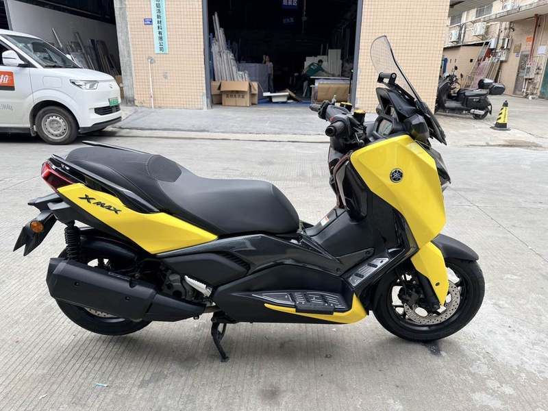 雅马哈 XMAX