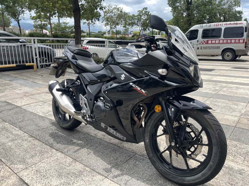 豪爵铃木 GSX250R