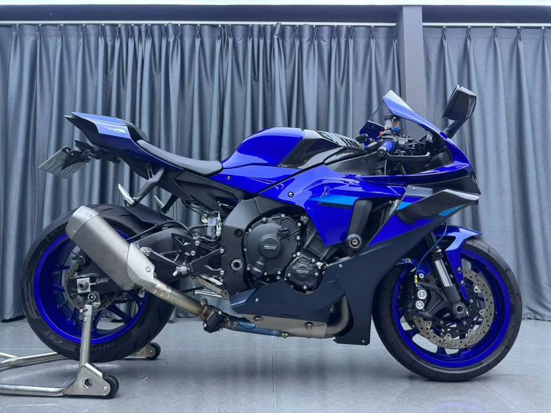 雅马哈 YZF-R1