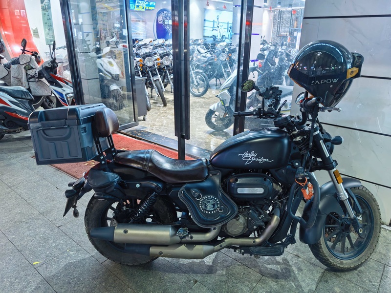 QJMOTOR 闪300S
