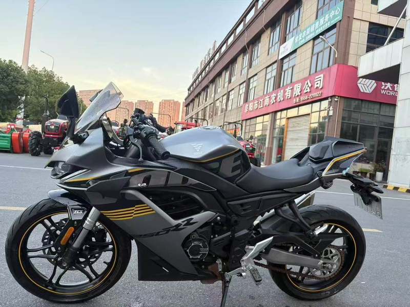 无极 250RR