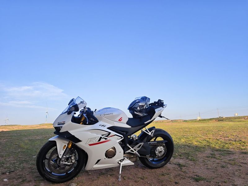 张雪机车 500RR