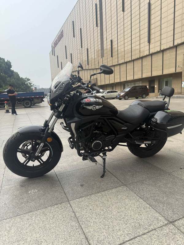 豪爵 TR300