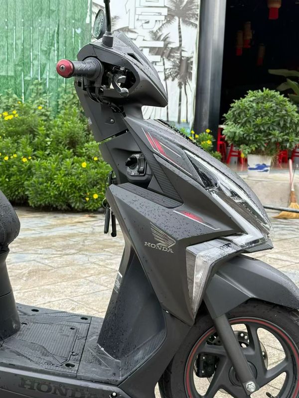 新大洲本田 裂行 RX125Fi