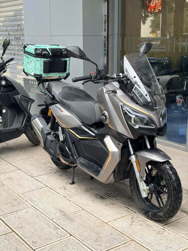 QJMOTOR 鸿150 ADV