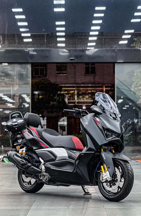雅马哈 XMAX