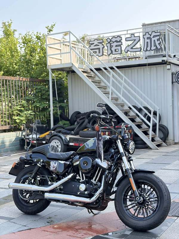 哈雷戴维森 Iron883 硬汉