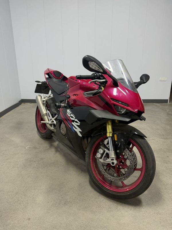 张雪机车 500RR