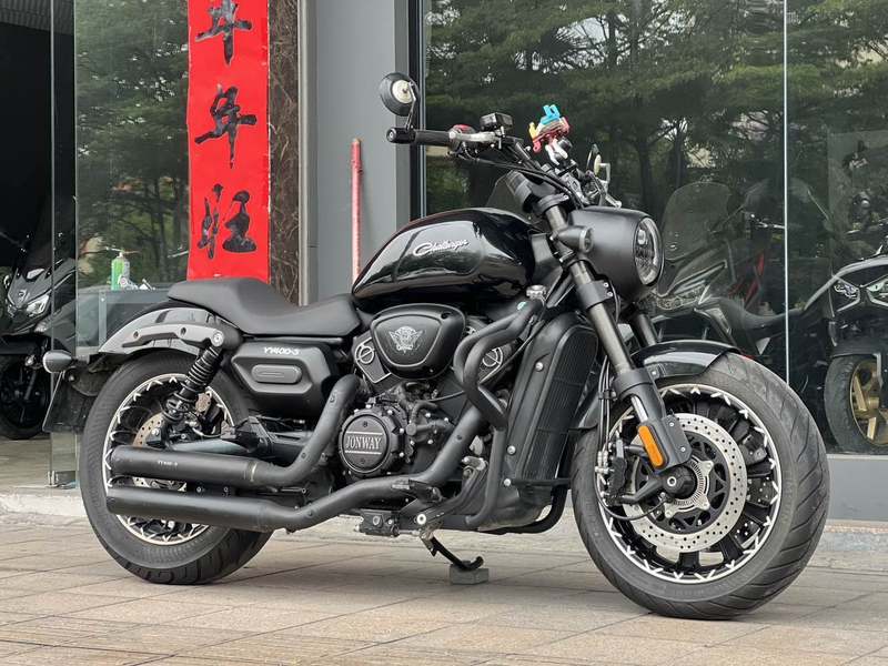 庄威 V400