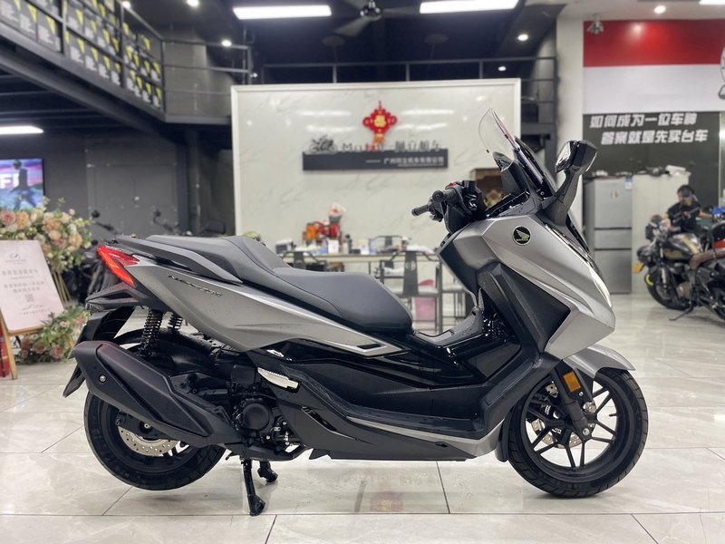 本田WING NSS350