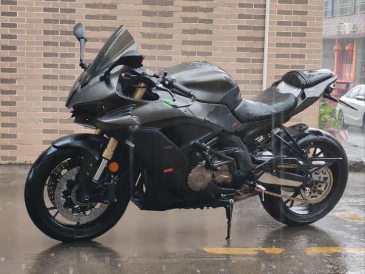 QJMOTOR 赛600