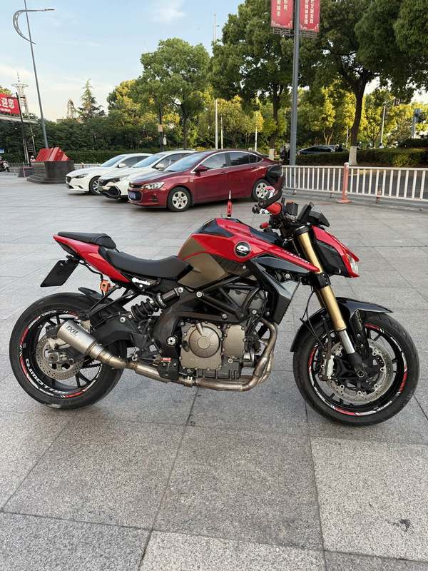 QJMOTOR 追600