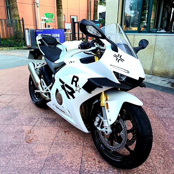 张雪机车 500RR