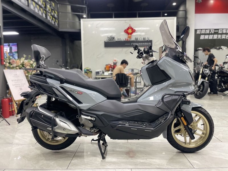 SYM三阳 Husky ADV 300