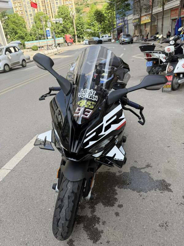 宝马 S 1000 RR