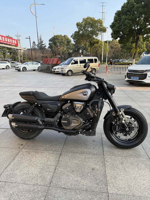 QJMOTOR 闪600