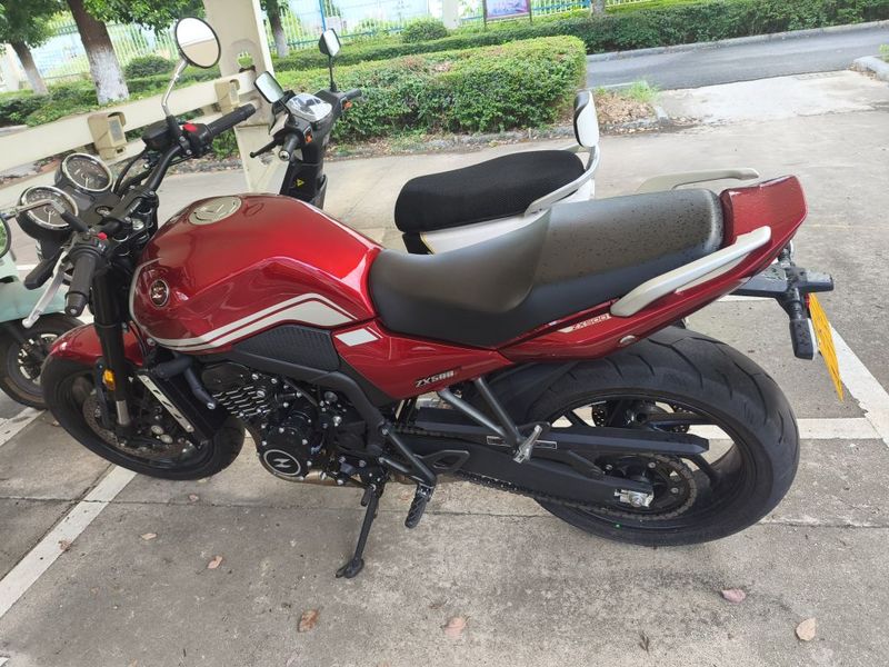 张雪机车 500F