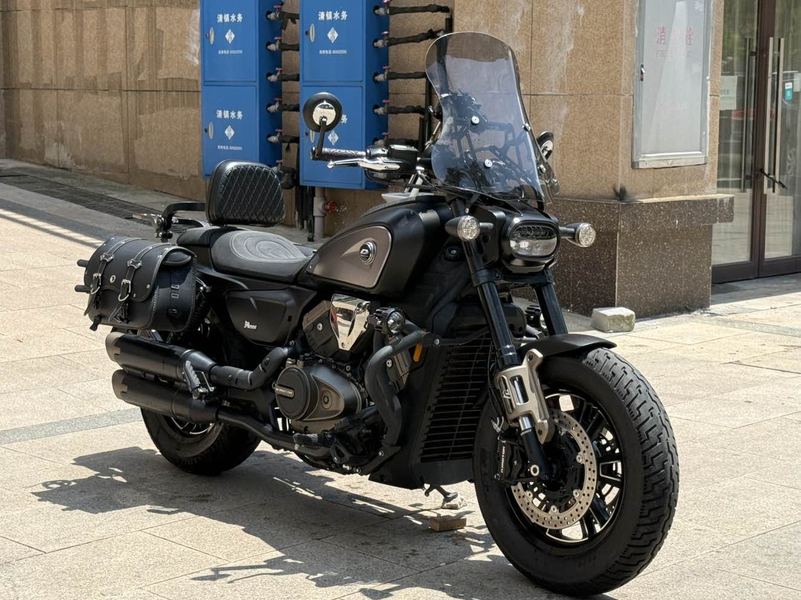 QJMOTOR 闪600