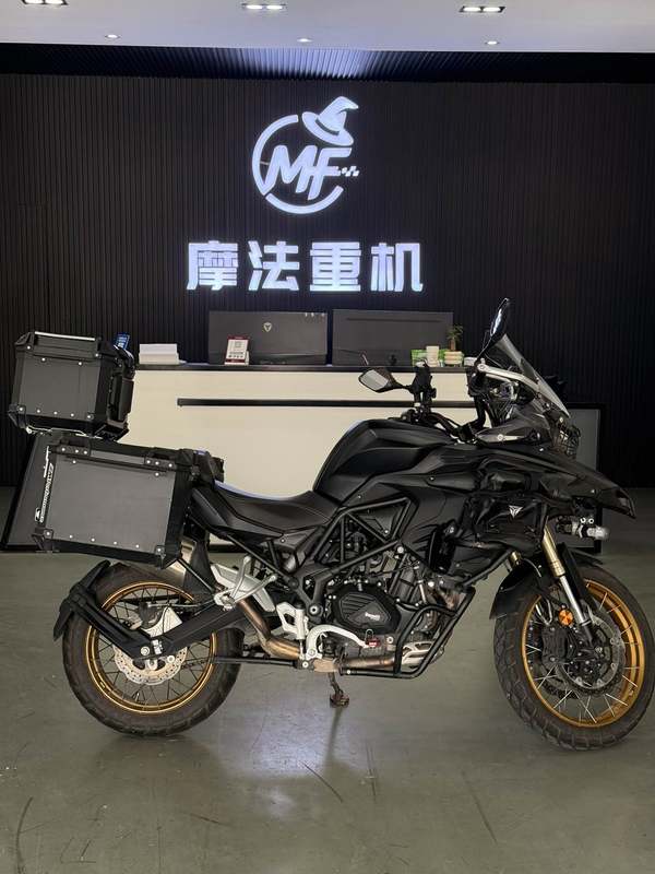 贝纳利 TRK552