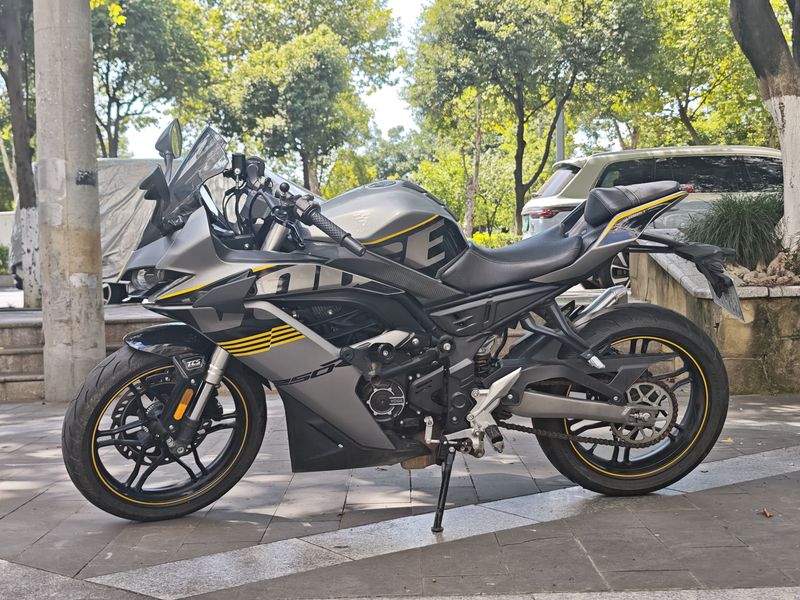 无极 250RR