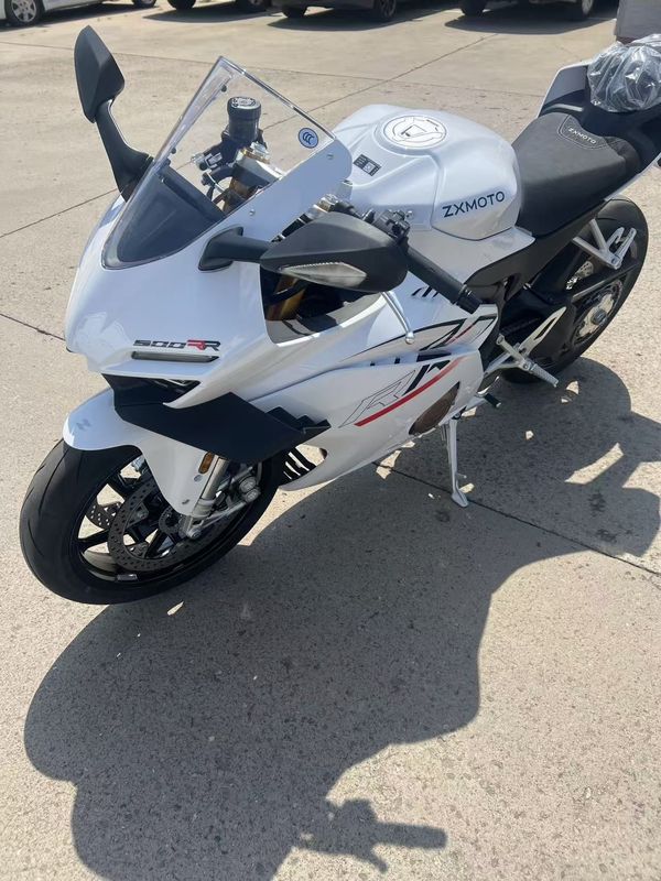 张雪机车 500RR