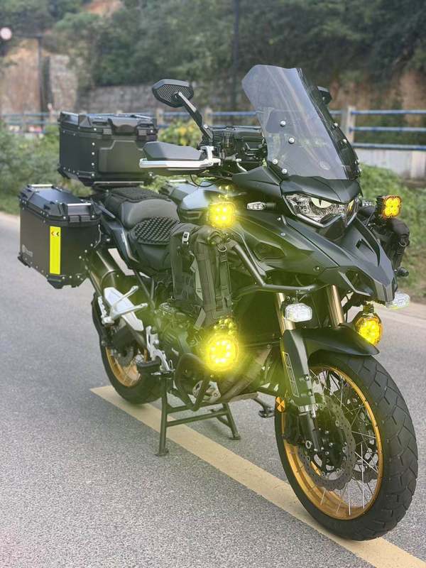 贝纳利 TRK552