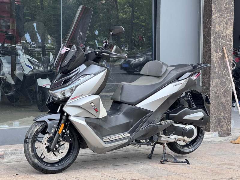 无极 SR250GT