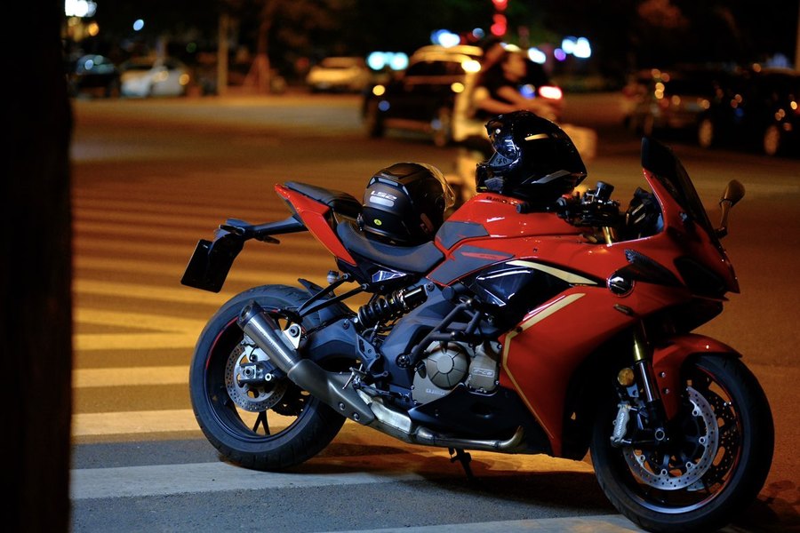 QJMOTOR 赛600