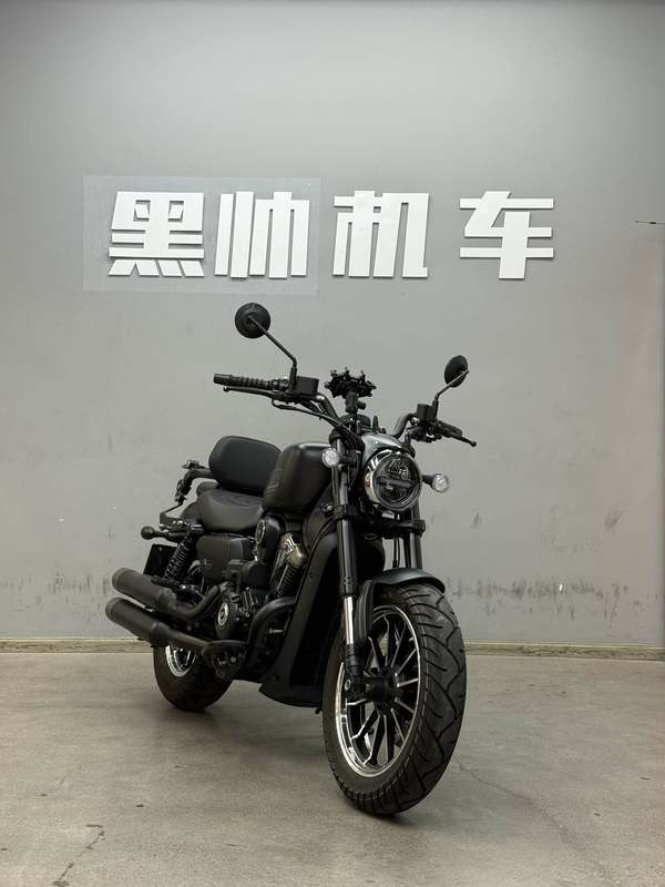 QJMOTOR 闪300S