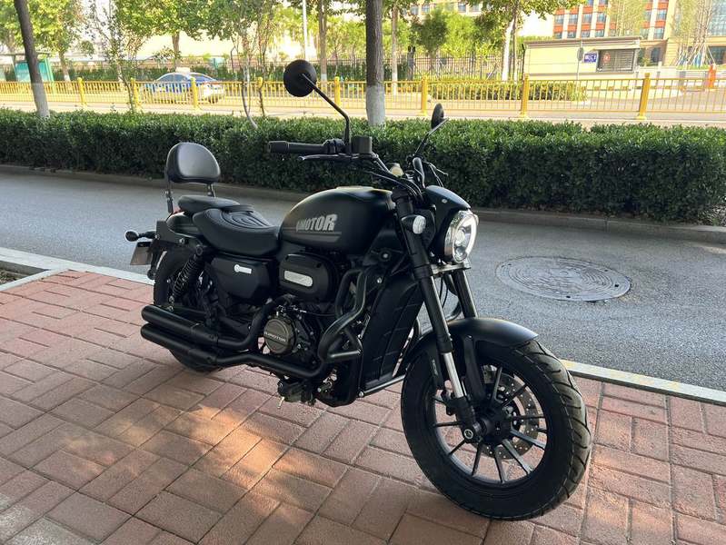 QJMOTOR 闪250