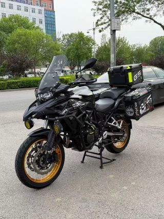 贝纳利 TRK552