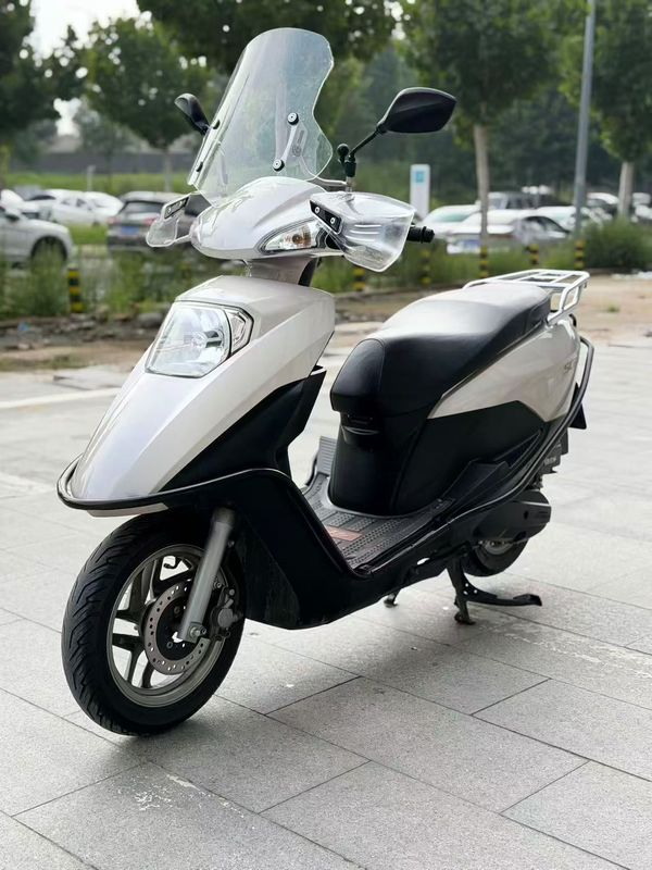 五羊本田 SCR125