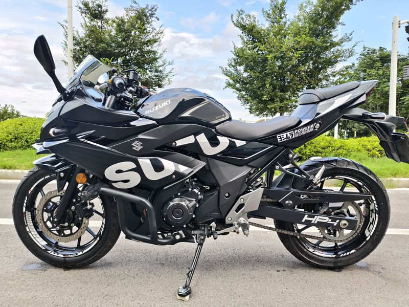 豪爵铃木 GSX250R