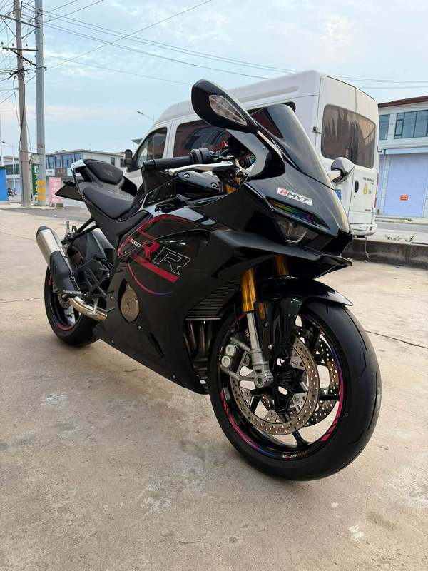 张雪机车 500RR