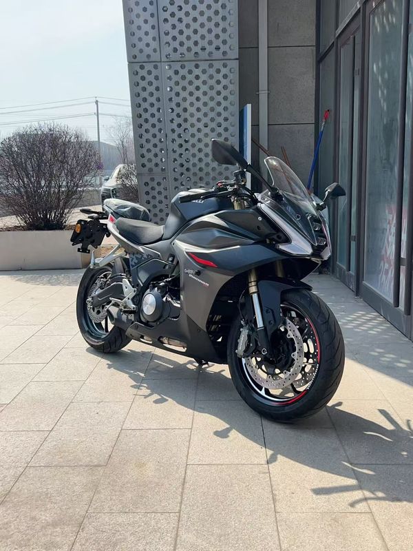 贝纳利 龙卷风 Tornado 552R