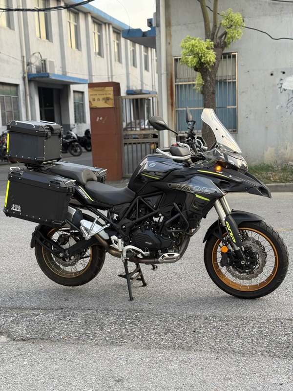 贝纳利 金鹏 TRK502