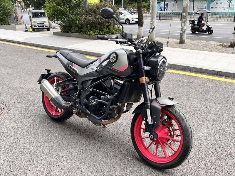 贝纳利 幼狮 Leoncino 250