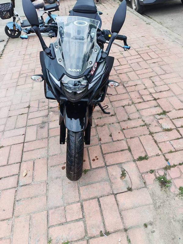 豪爵铃木 GSX250R