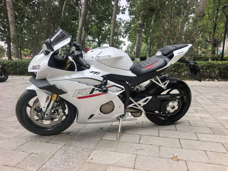张雪机车 500RR