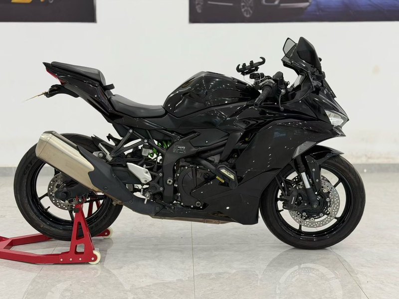 川崎 ZX-4R