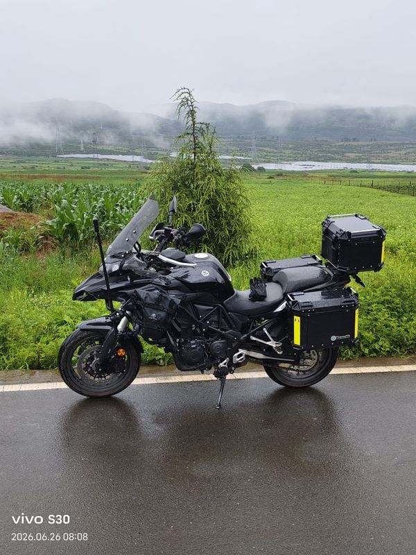 贝纳利 金鹏 TRK502