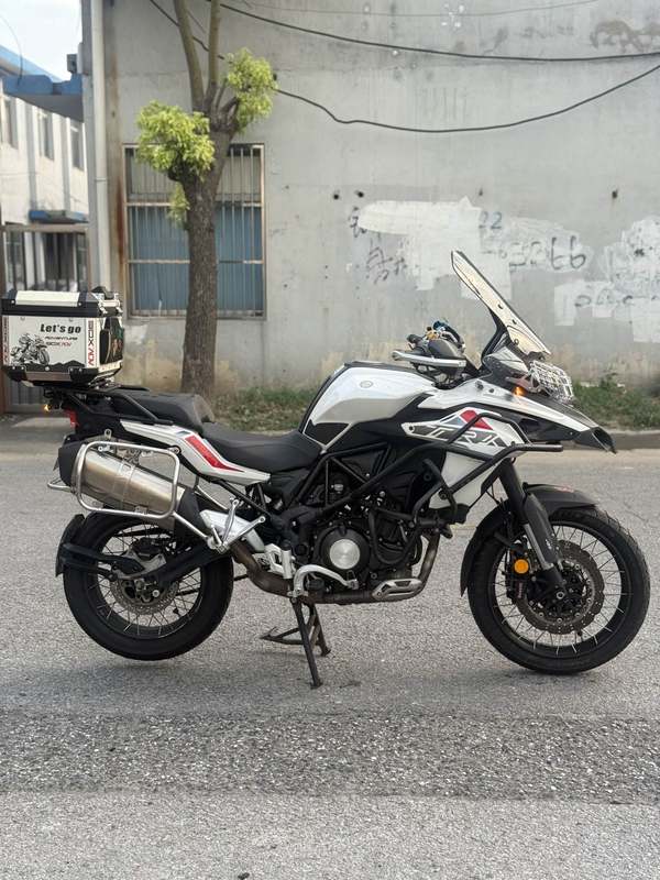 贝纳利 金鹏 TRK502