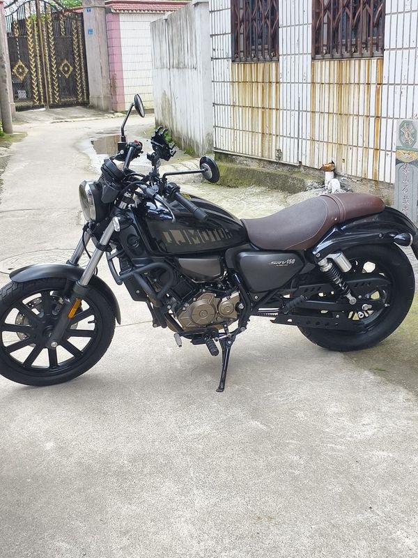QJMOTOR 闪150