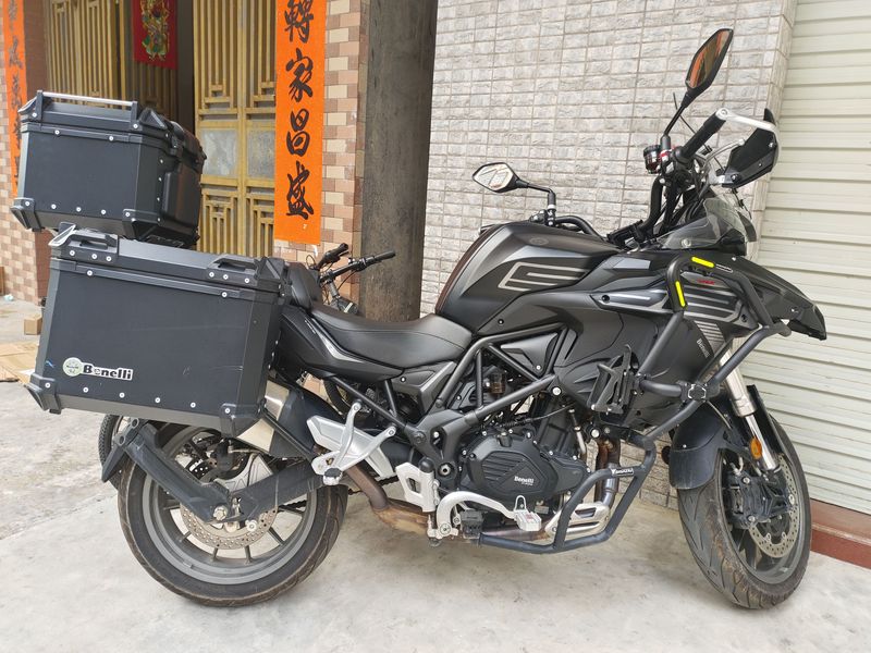 贝纳利 TRK552