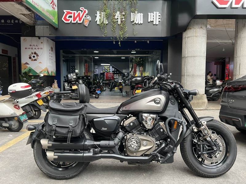 QJMOTOR 闪600