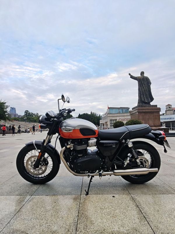 凯旋 Bonneville T100