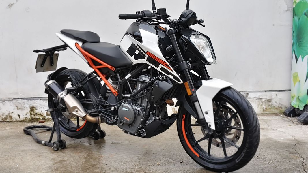 KTMR2R 250 Duke