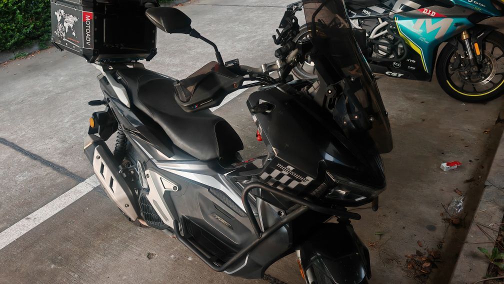 布雷斯通 极宙 ADV150